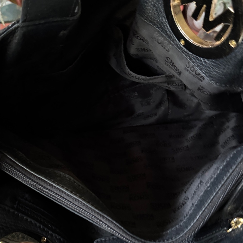 Michael Kors Black Shoulder Bag - Picture 13 of 17
